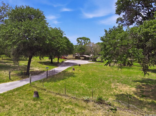 1027 Bluebonnet, Adkins, TX 78101