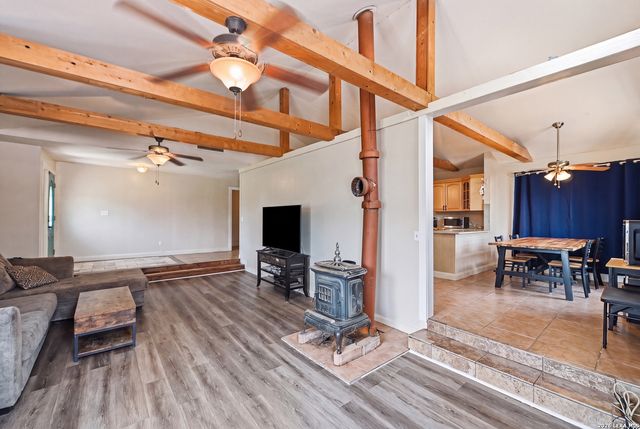 1027 Bluebonnet, Adkins, TX 78101