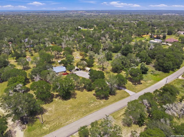1027 Bluebonnet, Adkins, TX 78101