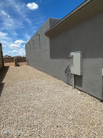 12849 Kingsbury Avenue, El Paso, TX 79928