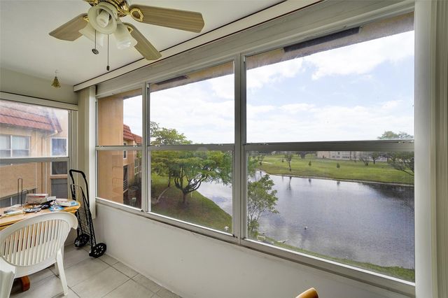 9020 Sunrise Lakes Boulevard 306, Sunrise, FL 33322