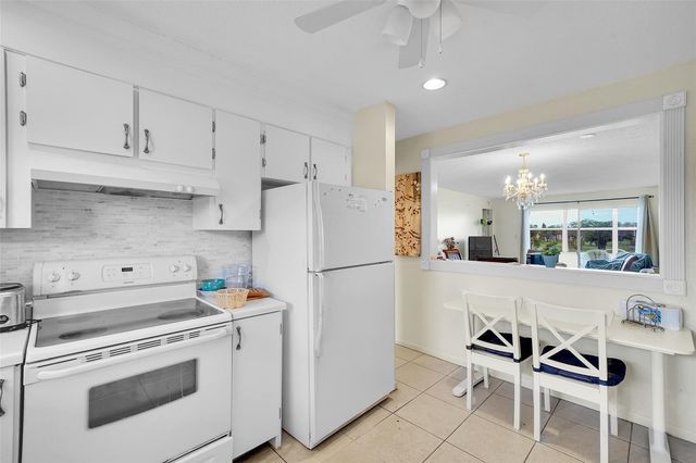 9020 Sunrise Lakes Boulevard 306, Sunrise, FL 33322