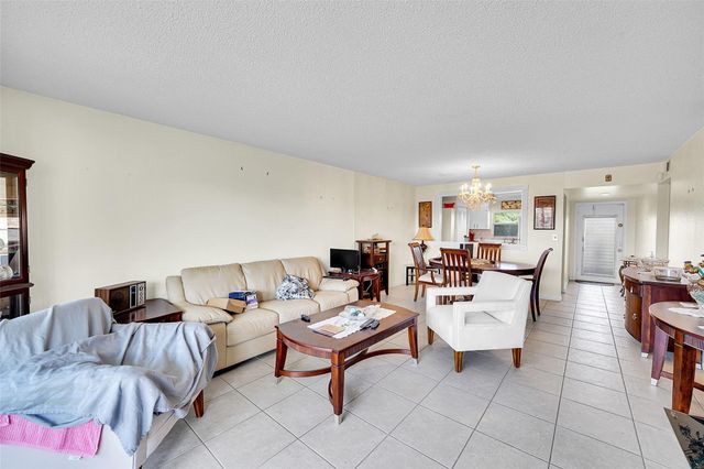 9020 Sunrise Lakes Boulevard 306, Sunrise, FL 33322