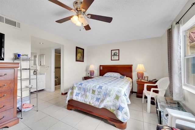 9020 Sunrise Lakes Boulevard 306, Sunrise, FL 33322