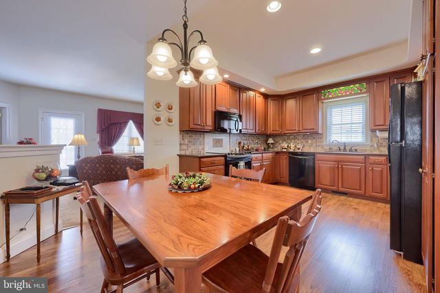 900 CAMBRIDGE DR, Manheim, PA 17545