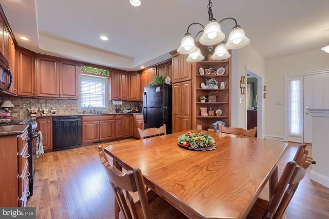 900 CAMBRIDGE DR, Manheim, PA 17545