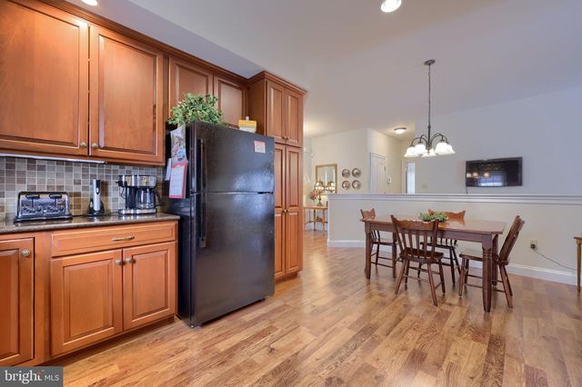 900 CAMBRIDGE DR, Manheim, PA 17545