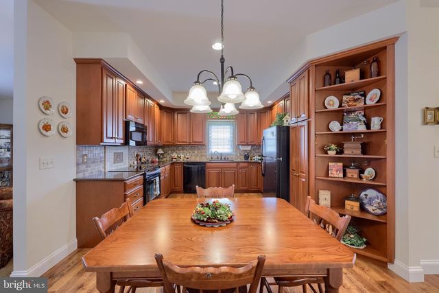 900 CAMBRIDGE DR, Manheim, PA 17545