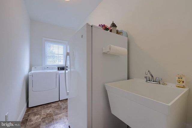 900 CAMBRIDGE DR, Manheim, PA 17545