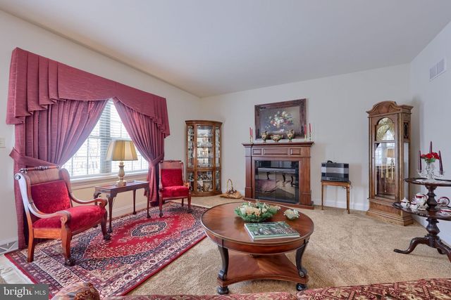 900 CAMBRIDGE DR, Manheim, PA 17545