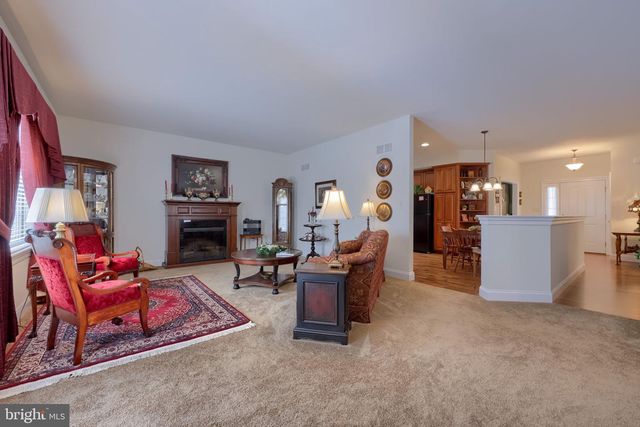 900 CAMBRIDGE DR, Manheim, PA 17545