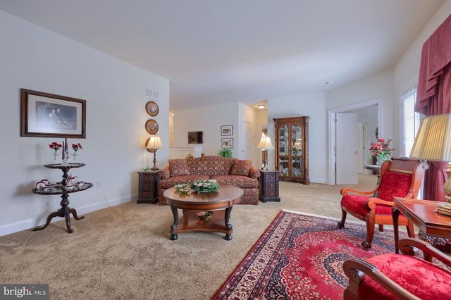 900 CAMBRIDGE DR, Manheim, PA 17545