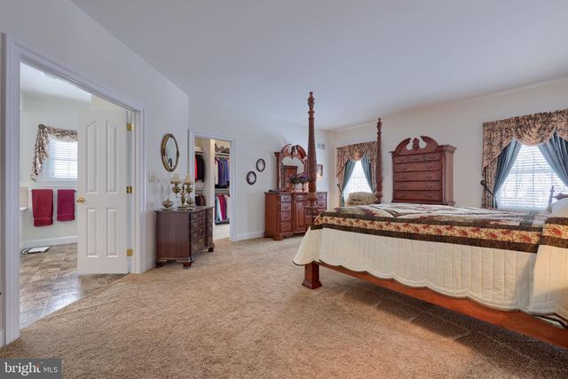 900 CAMBRIDGE DR, Manheim, PA 17545