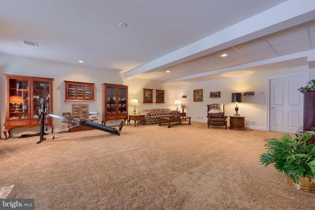 900 CAMBRIDGE DR, Manheim, PA 17545