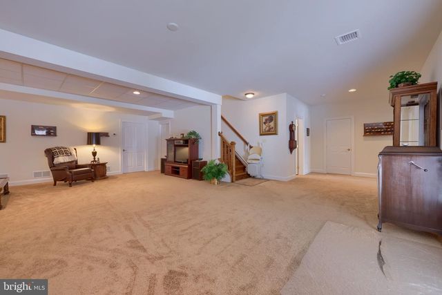 900 CAMBRIDGE DR, Manheim, PA 17545