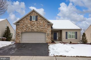 900 CAMBRIDGE DR, Manheim, PA 17545