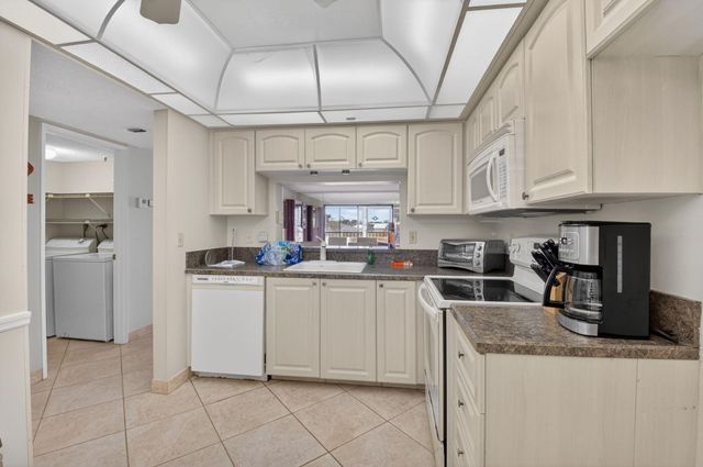 14476 Amberly Lane 203, Delray Beach, FL 33446