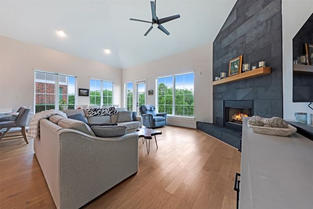 813 Dogwood Trail, Aubrey, TX 76227