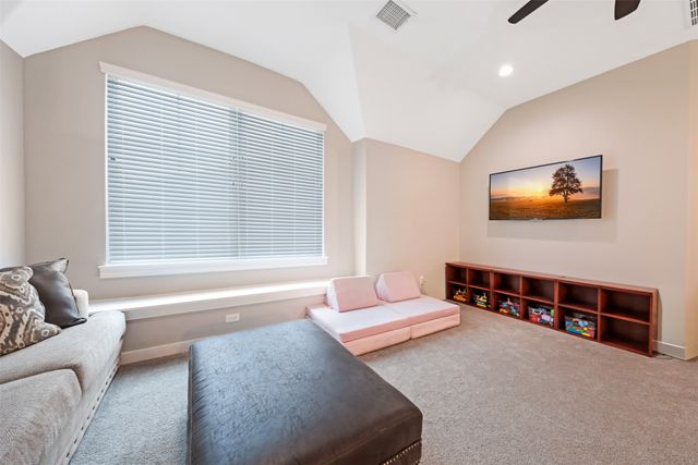 813 Dogwood Trail, Aubrey, TX 76227