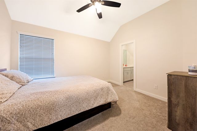 813 Dogwood Trail, Aubrey, TX 76227