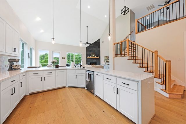 813 Dogwood Trail, Aubrey, TX 76227