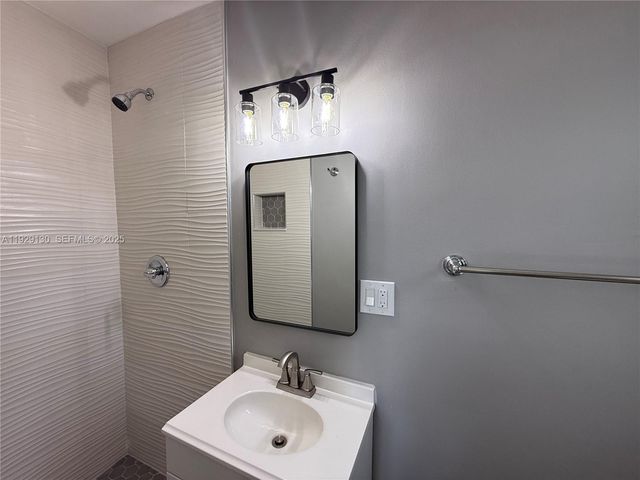 19401 NE 1st Ave, Miami, FL 33179