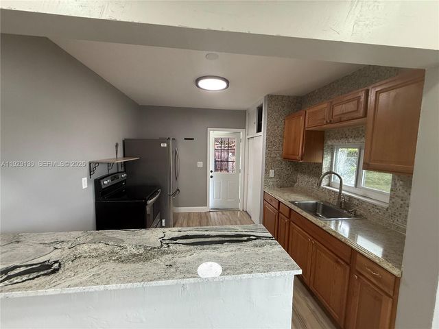 19401 NE 1st Ave, Miami, FL 33179