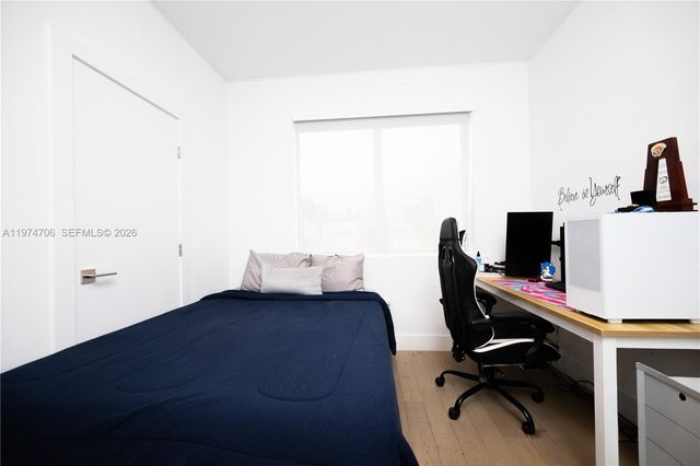 10366 NW 68th Ter 0, Doral, FL 33178