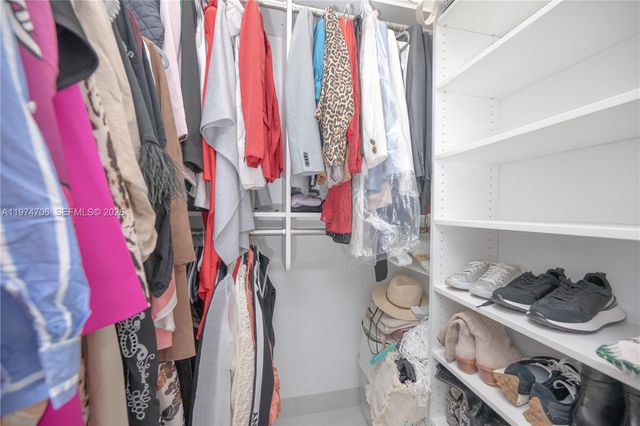 10366 NW 68th Ter 0, Doral, FL 33178