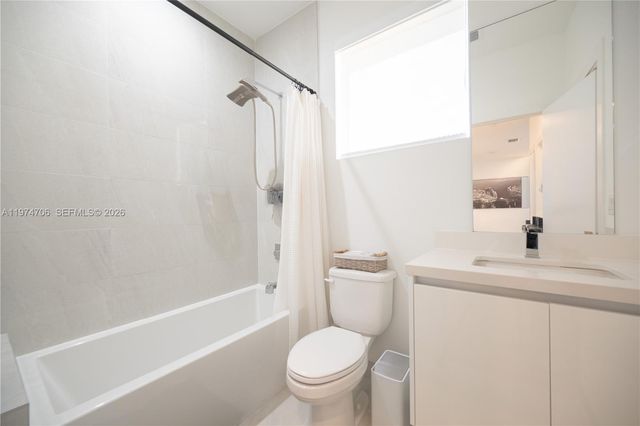 10366 NW 68th Ter 0, Doral, FL 33178