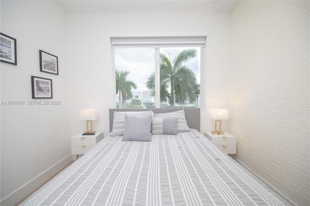 10366 NW 68th Ter 0, Doral, FL 33178