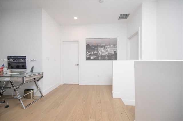 10366 NW 68th Ter 0, Doral, FL 33178