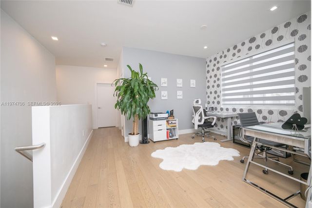 10366 NW 68th Ter 0, Doral, FL 33178