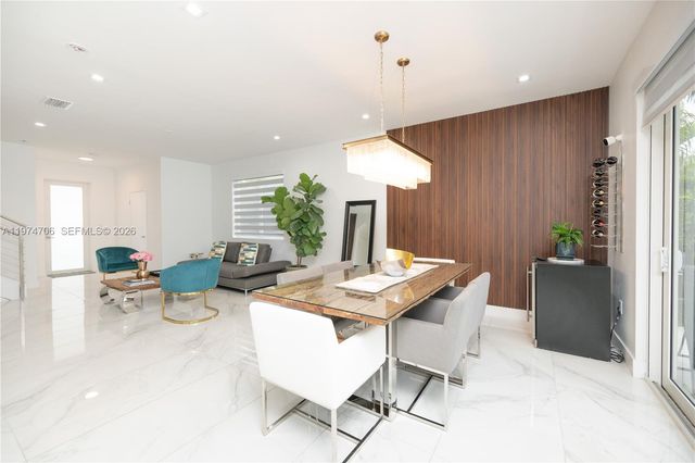 10366 NW 68th Ter 0, Doral, FL 33178