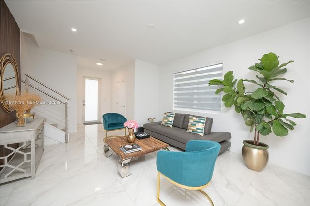 10366 NW 68th Ter 0, Doral, FL 33178