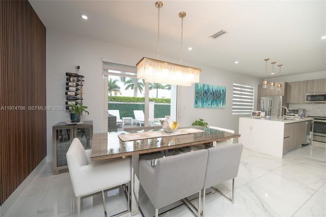 10366 NW 68th Ter 0, Doral, FL 33178