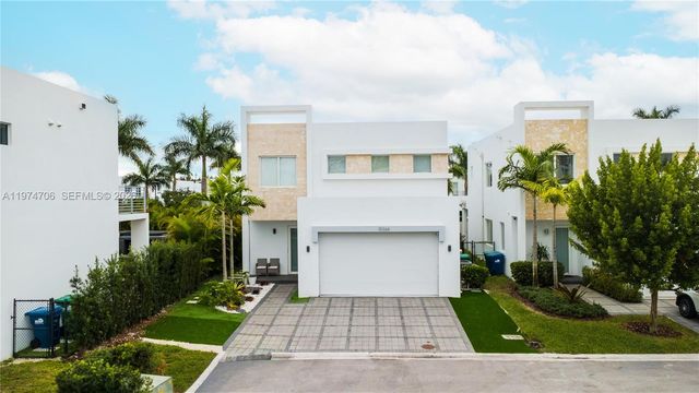10366 NW 68th Ter 0, Doral, FL 33178