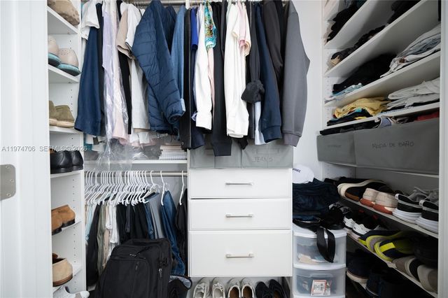 10366 NW 68th Ter 0, Doral, FL 33178