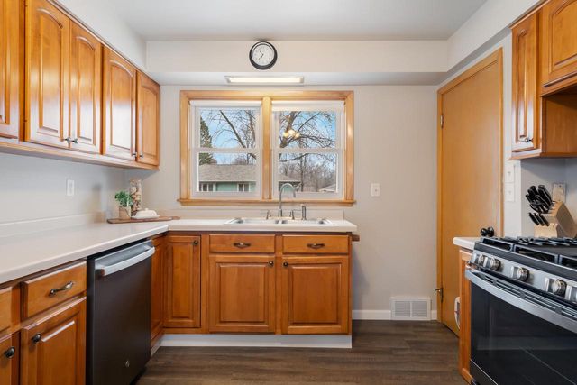 728 BUCHANAN STREET, Little Chute, WI 54140