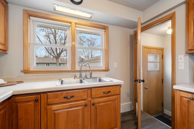 728 BUCHANAN STREET, Little Chute, WI 54140