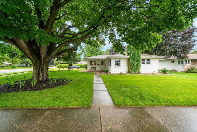 728 BUCHANAN STREET, Little Chute, WI 54140