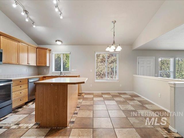 7839 N Duncan, Boise, ID 83714