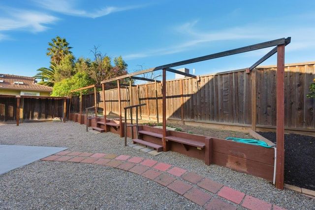 5251 5251 Peony Dr, Livermore, CA 94551