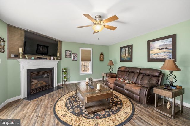 100 HEMLOCK LN, Mineral, VA 23117