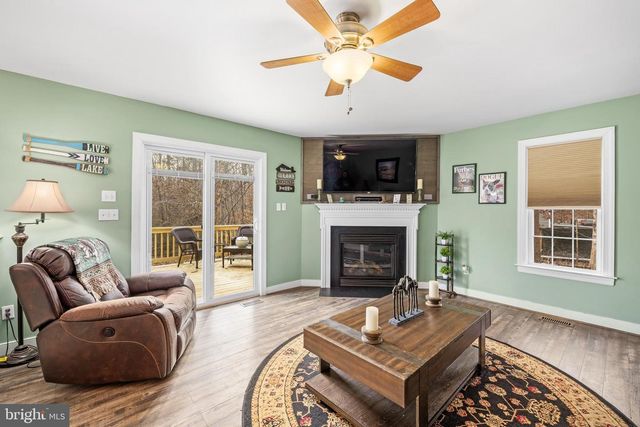 100 HEMLOCK LN, Mineral, VA 23117