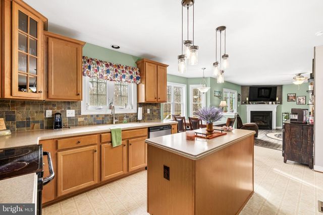 100 HEMLOCK LN, Mineral, VA 23117