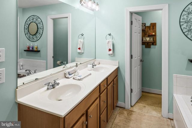 100 HEMLOCK LN, Mineral, VA 23117