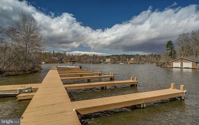 100 HEMLOCK LN, Mineral, VA 23117