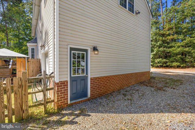 100 HEMLOCK LN, Mineral, VA 23117