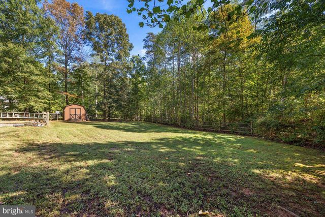 100 HEMLOCK LN, Mineral, VA 23117